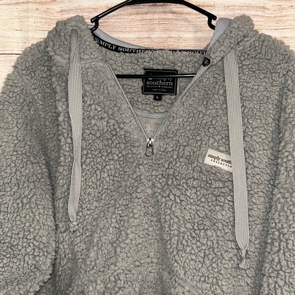 Simply Southern Pullover Preppy Sherpa Gray Hooded Pull over Large - Picture 4 of 9